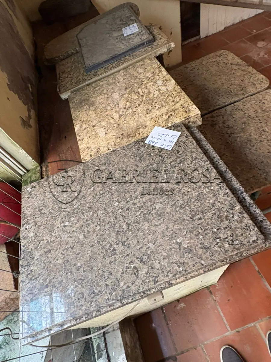 LOTE 138 - Tábuas de granito( 11 un )