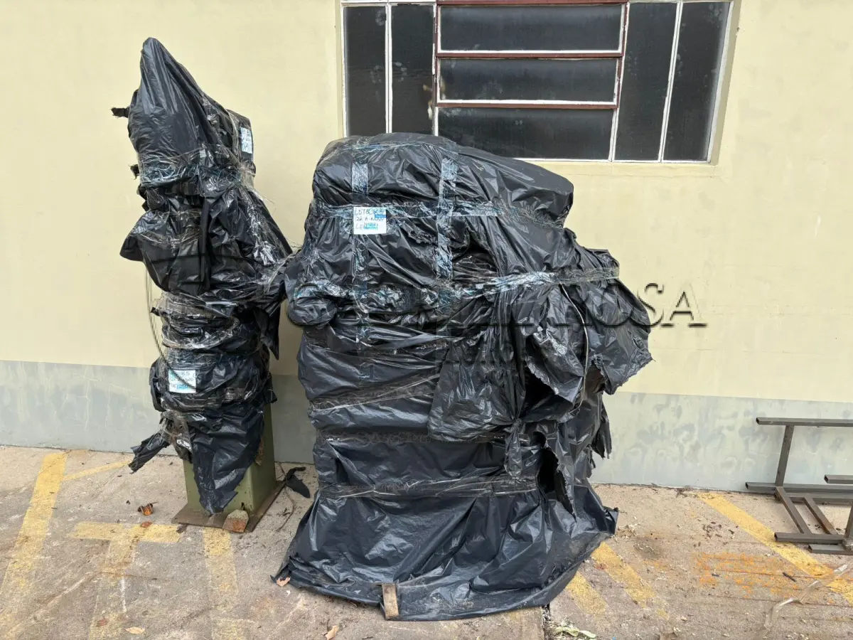 LOTE 085 - Máquina de prensar