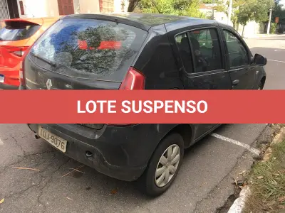 LOTE 001 - Veículo Renault Sandero Authentique 1.0 16V Flex 2013/2013