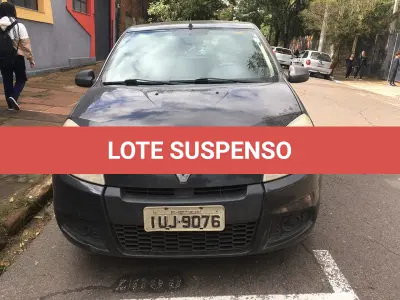 LOTE 001 - Veículo Renault Sandero Authentique 1.0 16V Flex 2013/2013