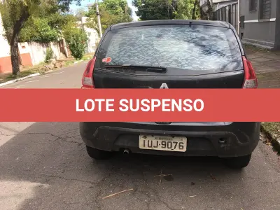 LOTE 001 - Veículo Renault Sandero Authentique 1.0 16V Flex 2013/2013