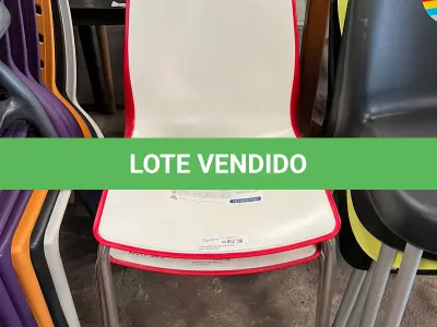 LOTE 103 - Cadeiras