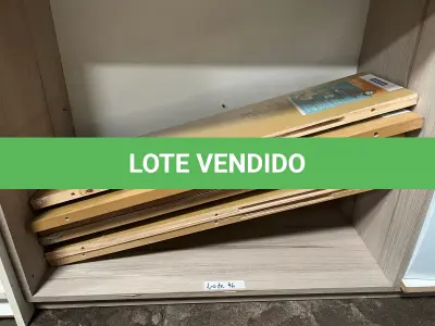 LOTE 046 - Prateleiras