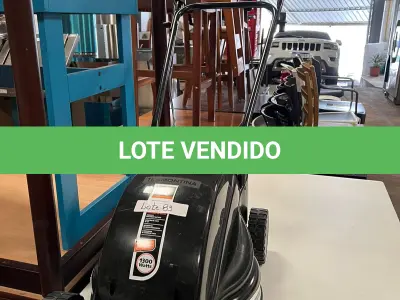 LOTE 083 - Máquina de cortar grama
