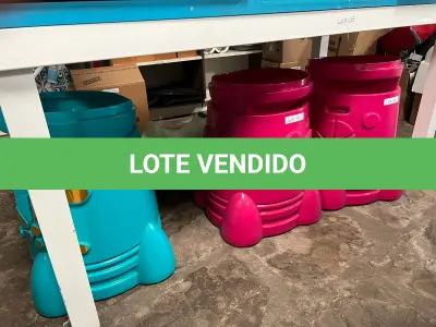 LOTE 123 - Itens infantis