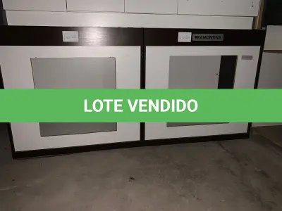 LOTE 205 - Móveis