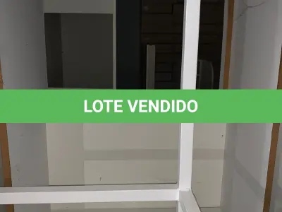LOTE 203 - Móveis usados