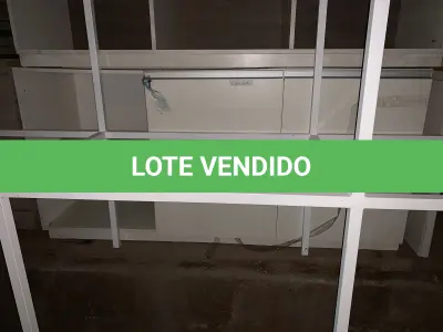 LOTE 203 - Móveis usados