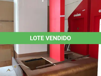 LOTE 015 - Móveis usados