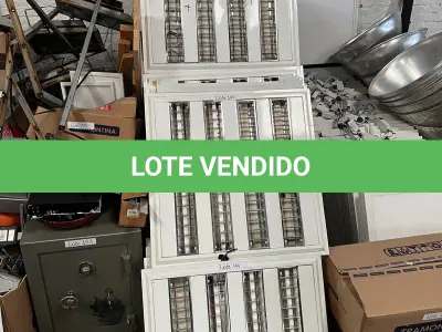 LOTE 011 - Luminárias e lâmpadas