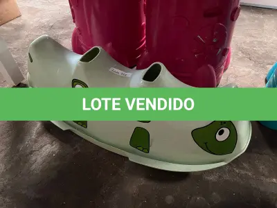 LOTE 123 - Itens infantis