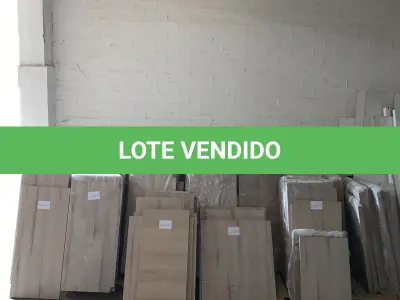 LOTE 219 - Prateleiras