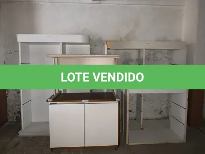 LOTE 192 - Móveis usados