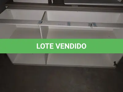 LOTE 211 - Móveis