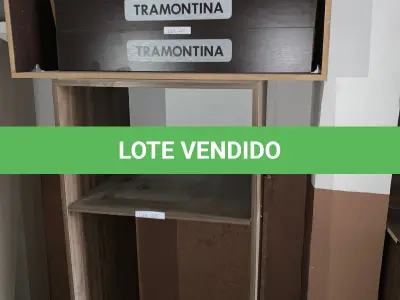 LOTE 205 - Móveis