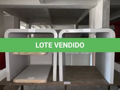 LOTE 218 - Expositores