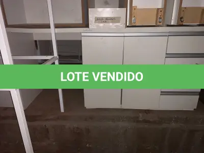 LOTE 203 - Móveis usados