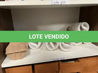 LOTE 145 - Lâmpadas e acessórios
