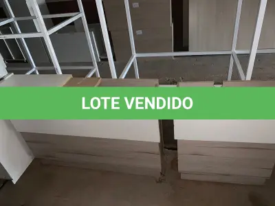 LOTE 193 - Móveis usados