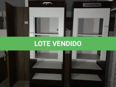 LOTE 205 - Móveis