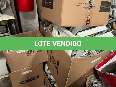 LOTE 149 - Luminárias e lâmpadas