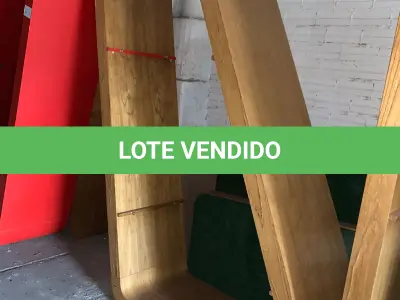 LOTE 214 - Expositores