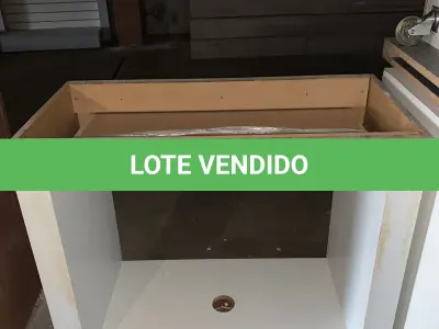 LOTE 201 - Expositores usados