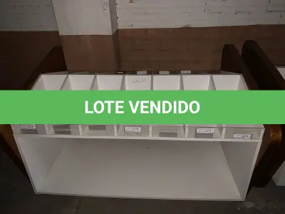 LOTE 214 - Expositores