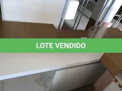 LOTE 193 - Móveis usados