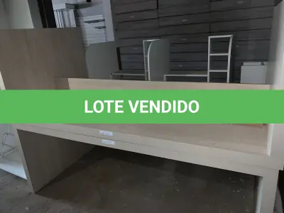LOTE 202 - Móveis usados