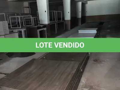 LOTE 196 - Móveis usados