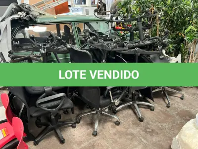 LOTE 174 - Cadeiras
