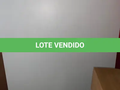 LOTE 196 - Móveis usados