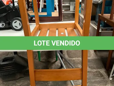 LOTE 114 - Cadeira