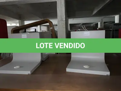 LOTE 218 - Expositores