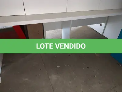 LOTE 204 - Móveis para escritório usados