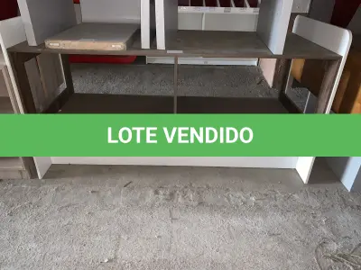LOTE 195 - Móveis usados