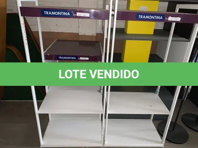 LOTE 206 - Expositores