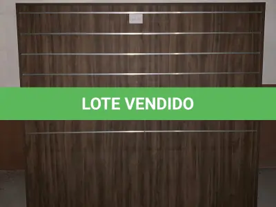 LOTE 205 - Móveis