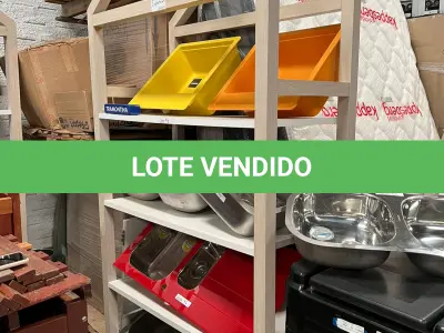 LOTE 183 - Expositores usados