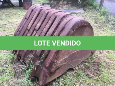LOTE 088 - CAÇAMBA ESCAVADEIRA FH 200 E CARREGADEIRA VOLVO L120