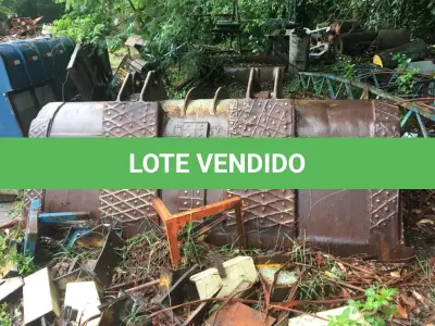 LOTE 088 - CAÇAMBA ESCAVADEIRA FH 200 E CARREGADEIRA VOLVO L120