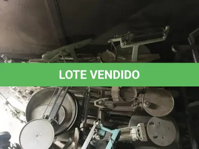 LOTE 074 - BALANÇAS PARA LABORATÓRIO