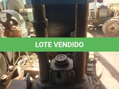 LOTE 025 - PRENSA PARA LABORATÓRIO