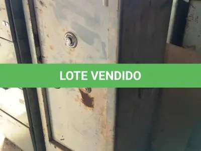LOTE 083 - ESTRUTURA DE DIVISÓRIAS, DIVISÓRIA, ARMÁRIO, COFRE E MÓVEIS EM GERAL