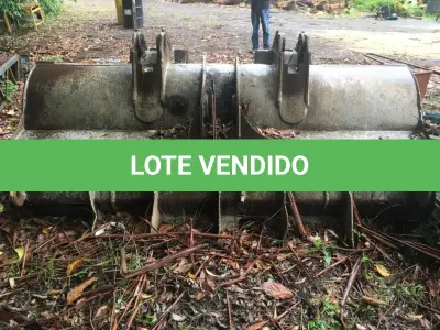 LOTE 088 - CAÇAMBA ESCAVADEIRA FH 200 E CARREGADEIRA VOLVO L120