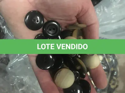 LOTE 051 - Botões, Rebites, Zipers, Fivelas e outros