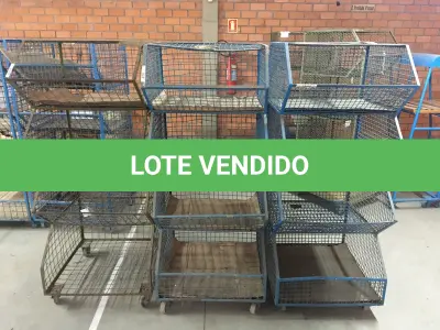 LOTE 127 - Carro metálico com nichos( 07 un )