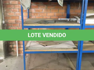 LOTE 131 - Prateleiras( 03 un )