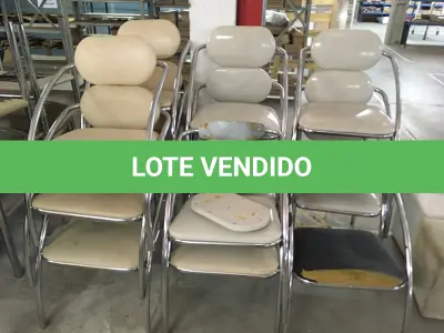 LOTE 156 - Cadeiras fixas cromadas( 14 un )